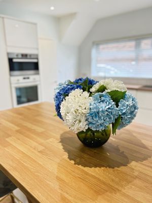 Kitchen- click for photo gallery